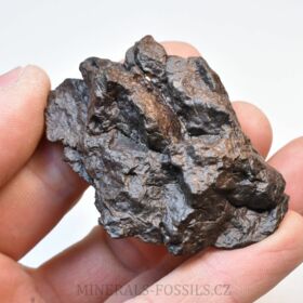 chondritický meteorit - řez