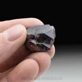 fialový Spinel