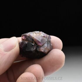 fialový Spinel